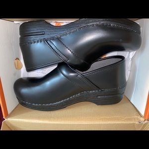 Dansko Women’s Pro XL BRAND NEW